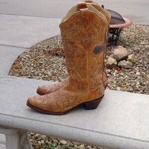 CORRAL Women's Saddle Brown Embroidered Cross and Crystals Snip Toe size 9.5